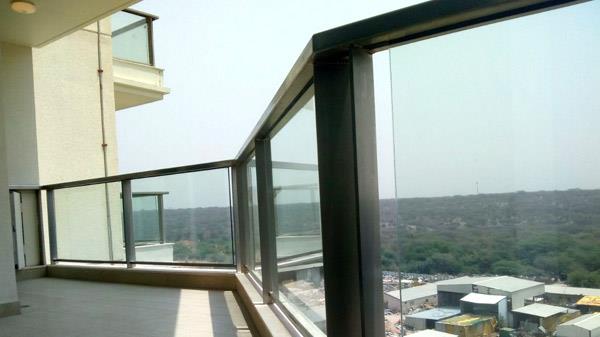 DLF The Crest